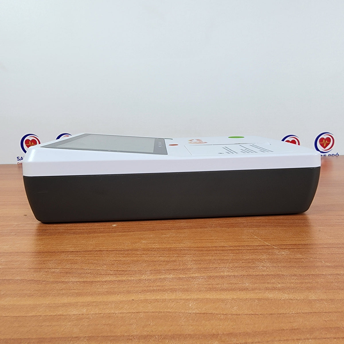 Eletrocardiógrafo SunBright SUN-6031 – ECG 3 Canais 12 Derivações – Ecrã 7"