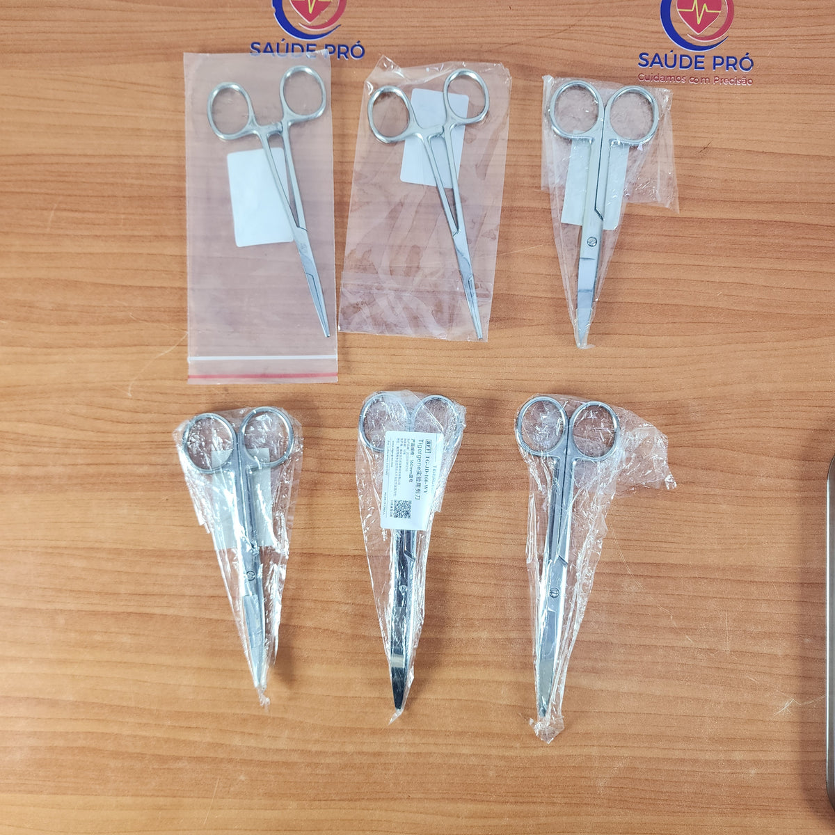 Kit de Pequenas Cirurgias 15 Peças Tigergine – Aço Inoxidável com Caixa Perfurada para Autoclave
