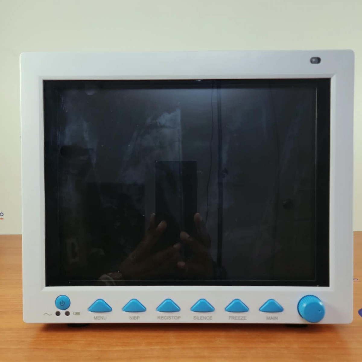 Monitor Contec CMS8000 12,1" | Fanless | 6 param | 1un Sequele