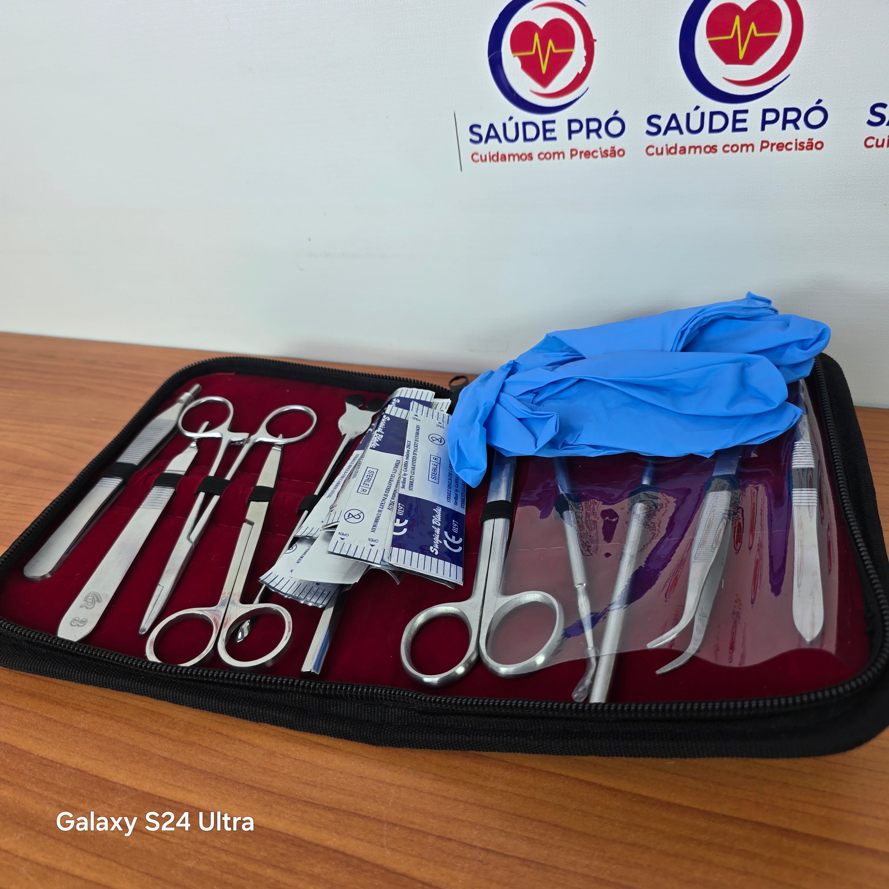 Kit de Pequena Cirurgia com Instrumentos em Aço Inoxidável