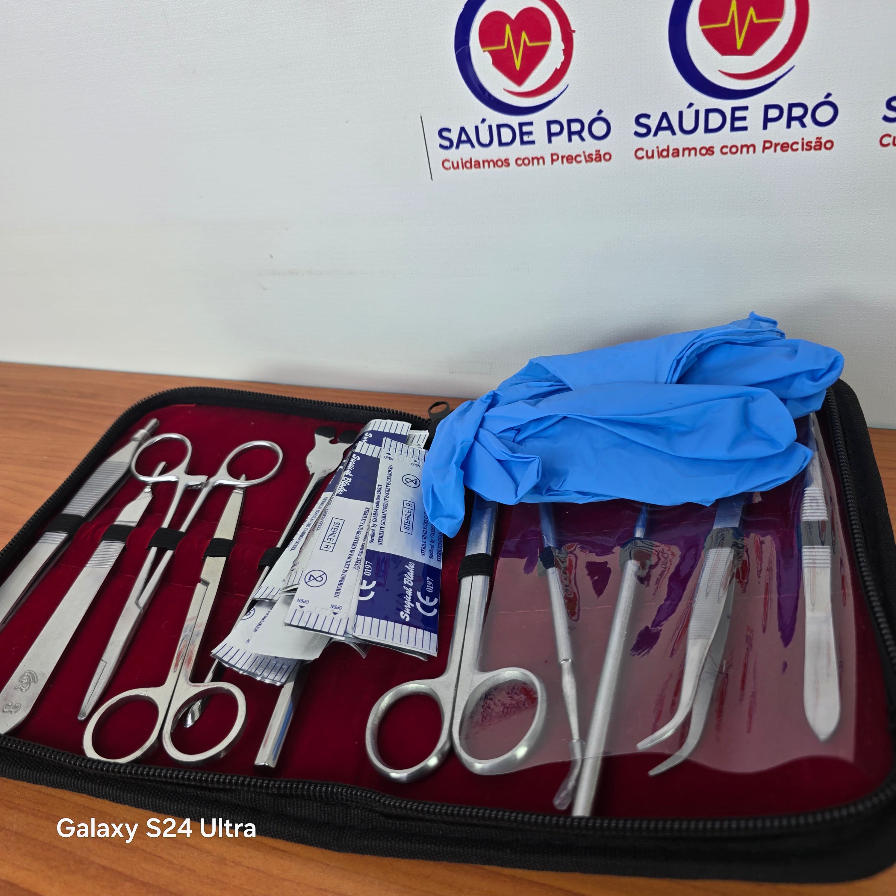 Kit de Pequena Cirurgia com Instrumentos em Aço Inoxidável