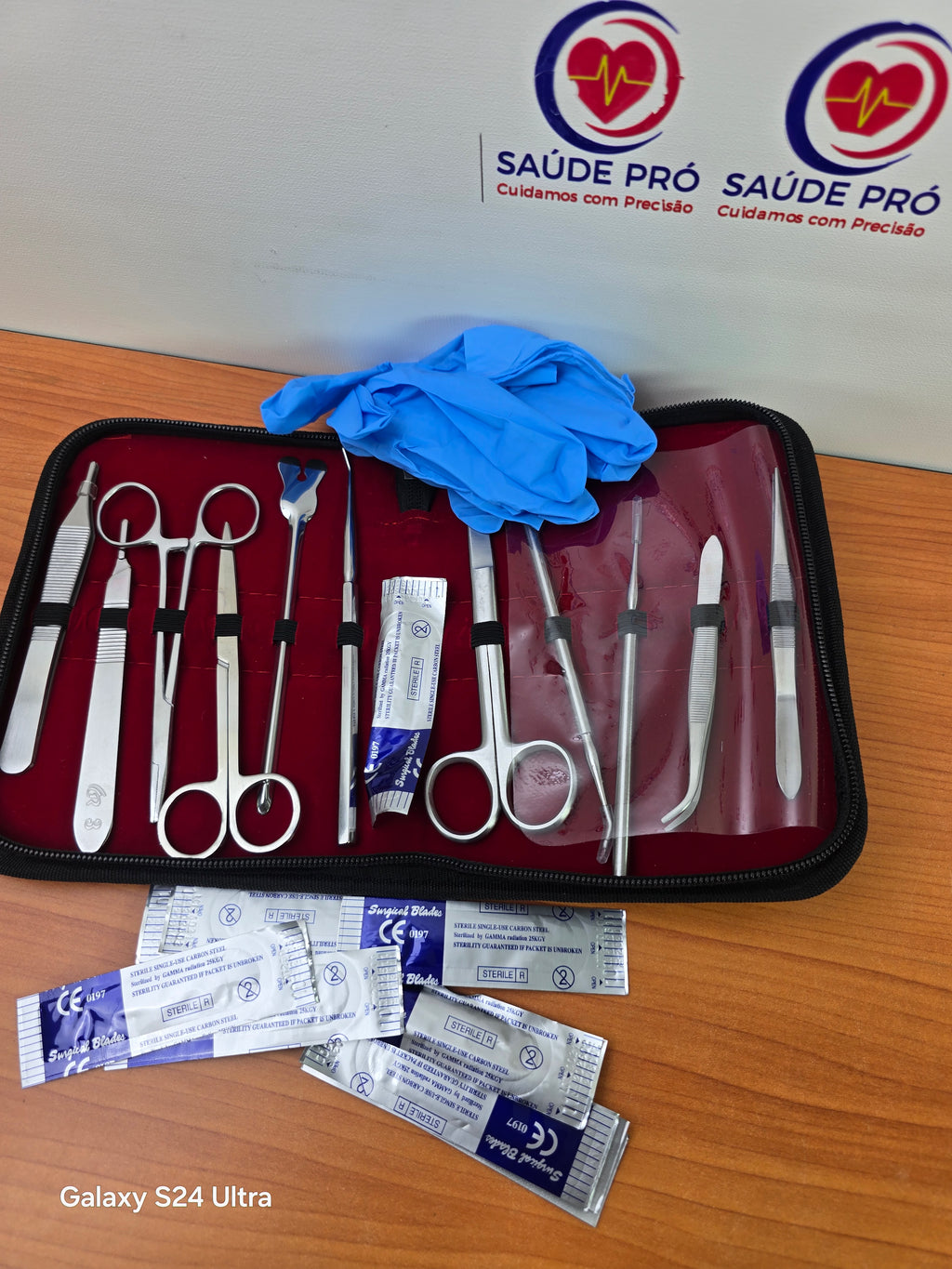 Kit de Pequena Cirurgia com Instrumentos em Aço Inoxidável